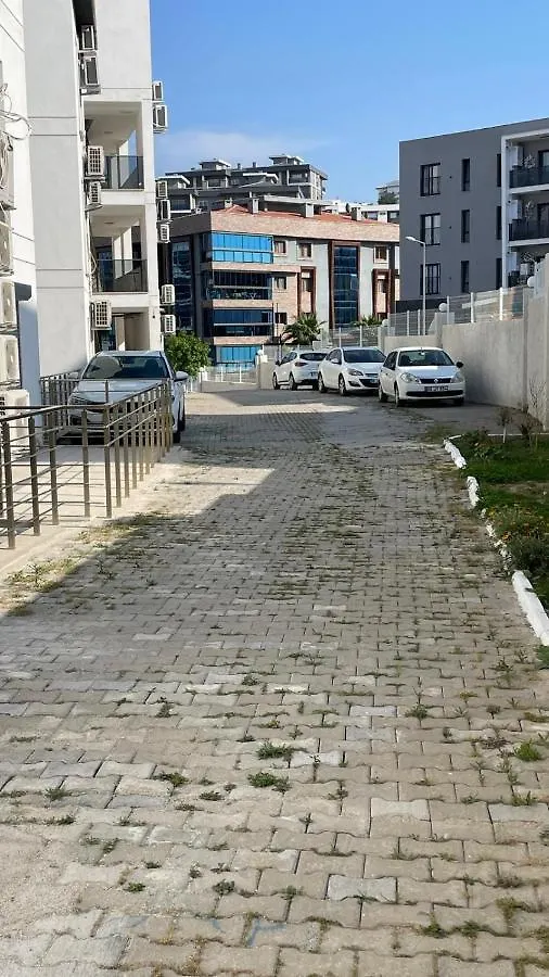 Queenada Rezidance A19 Κουσάντασι 0*,